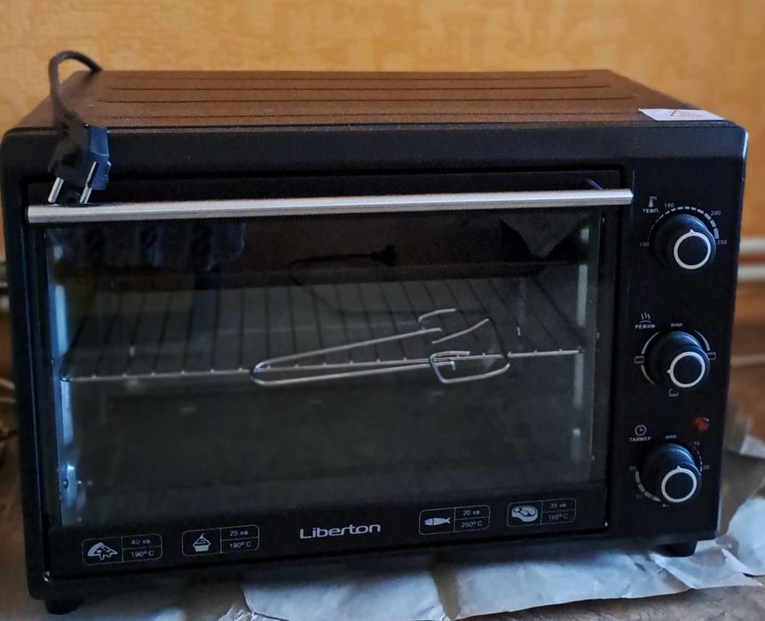 Продам элетрическую печь Liberton