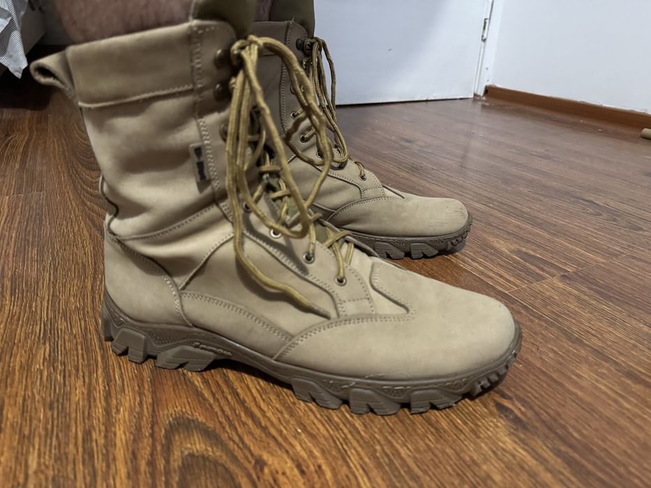 Берці військові