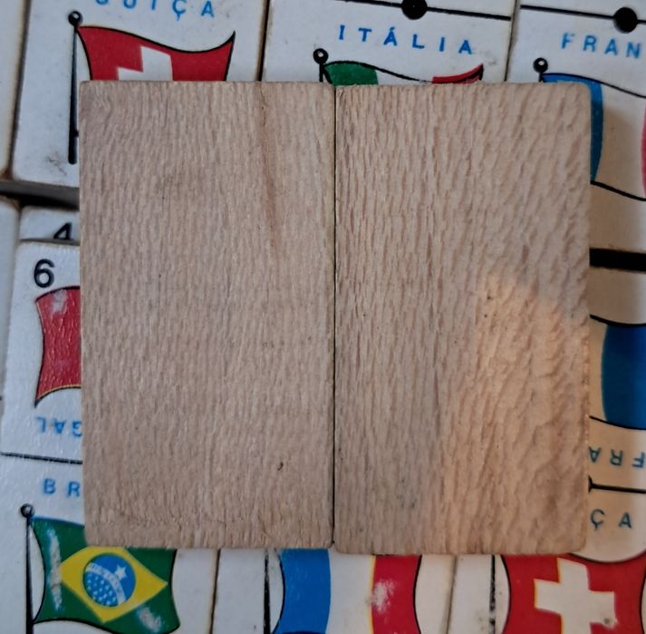 Majora, Dominó de Bandeiras em Madeira.