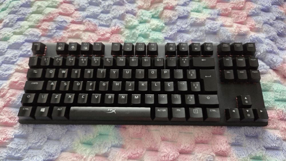 Teclado Mecânico Gaming HyperX Alloy Origins Core RGB (Layout PT) - Mecânico
