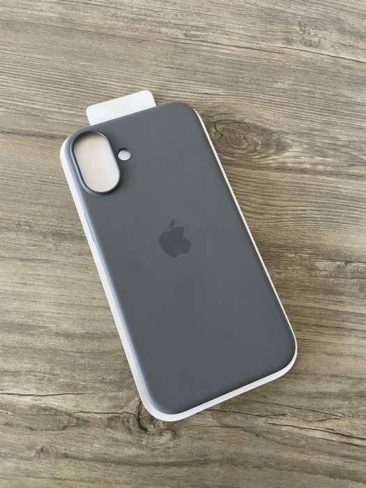 Oryginalny etui na IPhone 16 Plus