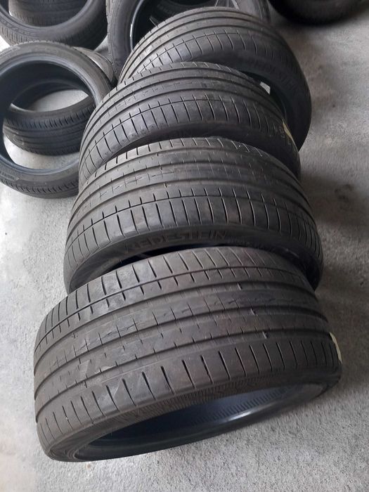 2 pneus 235/40R18 Vredstein