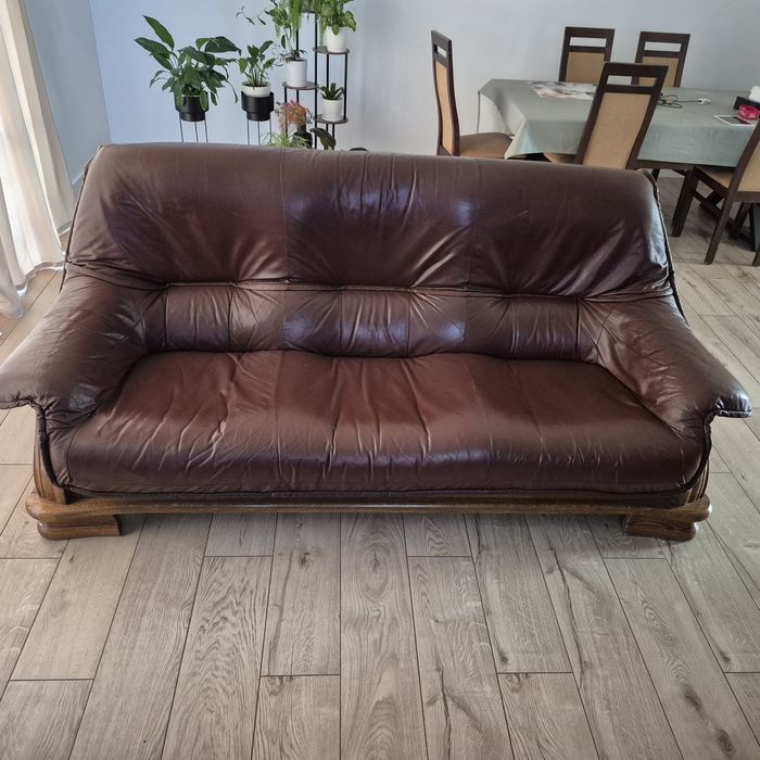 Sofa skórzana/skóra/kanapa/wypoczynek/łóżko/drewno/stelaż/salon/biuro