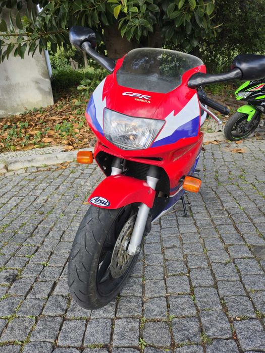 Honda CBR600F – Excelente Estado – 33.000 km Reais