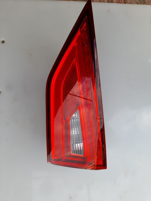 Стоп Audi A3 2014 року 8V5945094A