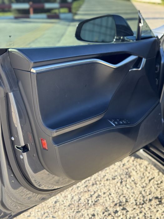 Tesla model S 90D