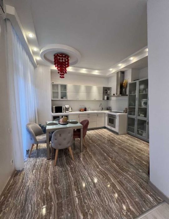 Продам 123 кв.м з дизайнерським ремонтом у ЖК Пори Року.Кудряшова 16