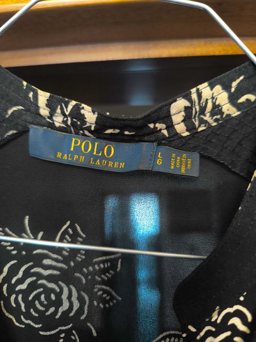 Blusa de manga curta preto e branco com mangas plissadas e decote em V da marca Polo - Ralph Lauren