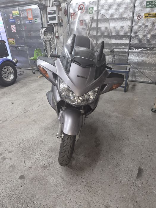 Honda st 1300  2002 r