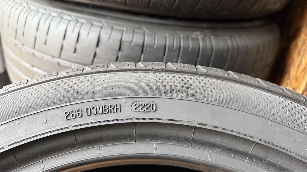 245/45/18  Шини літні Semperit life 3