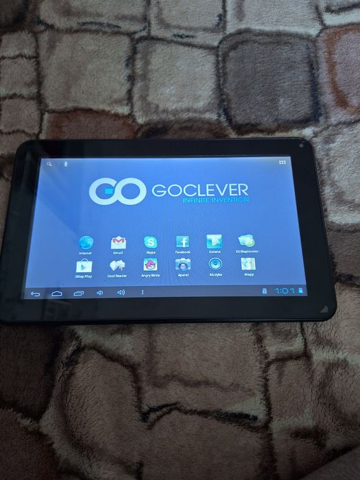 Tablet Goclever TAB 9300 + Karta micro sd