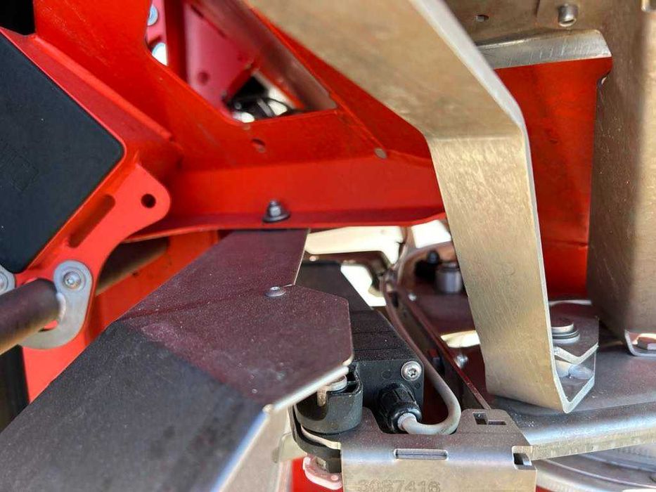 Rozsiewacz nawozów RAUCH AXIS 30.2 W Kuhn trimble 750 GPS Pierwszy wł.