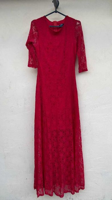 Платье вечернее кружевное красное