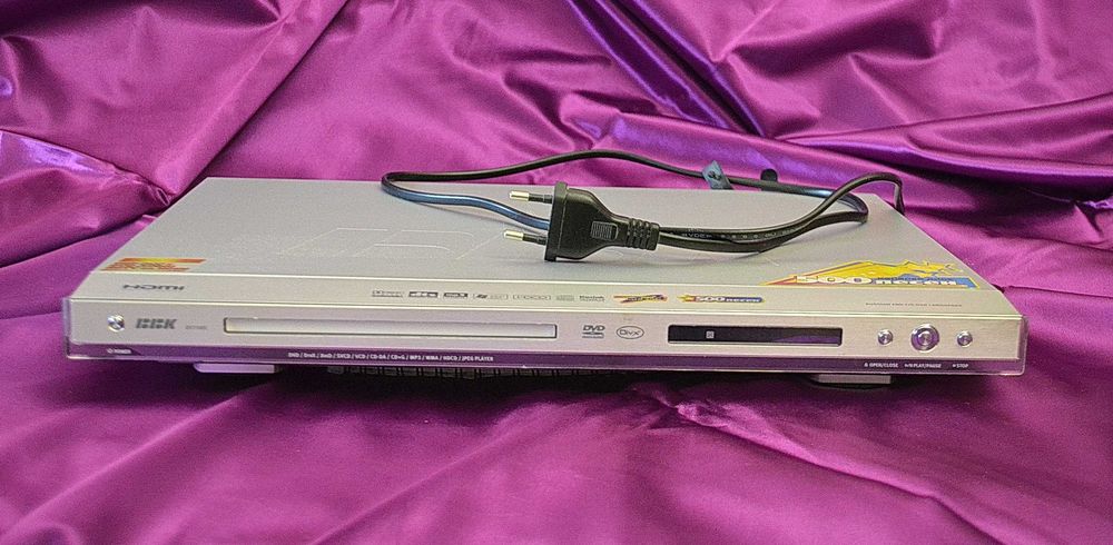 Караоке DVD плеер BBK (DV) 718 SI Silver