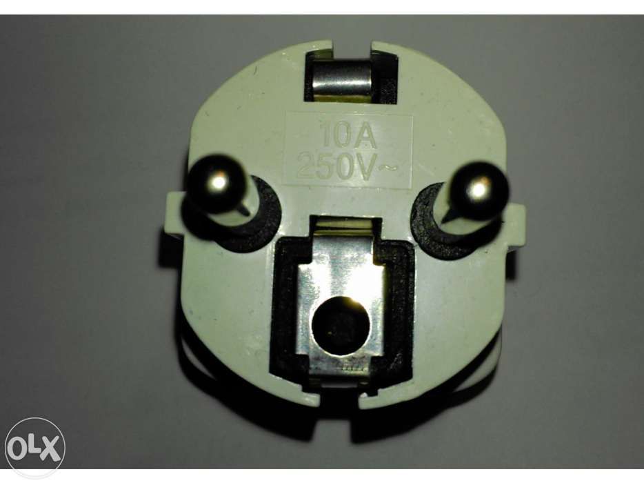 Adaptador para ficha Universal