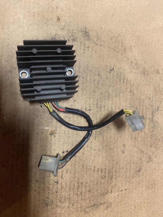Honda CN 250 / CB 450 N/ XBR 500 S regulator napięcia B403