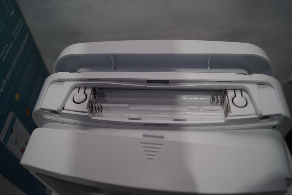 Drzwiczki dla kota Microchip Cat Flap Connect SureFlap + Hub białe