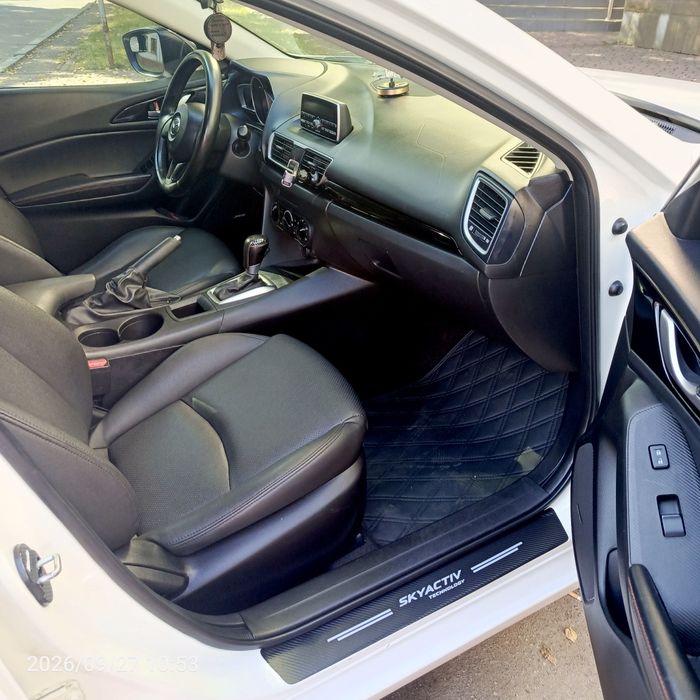 Mazda 3 2015 рік 2.0 SkyActiv