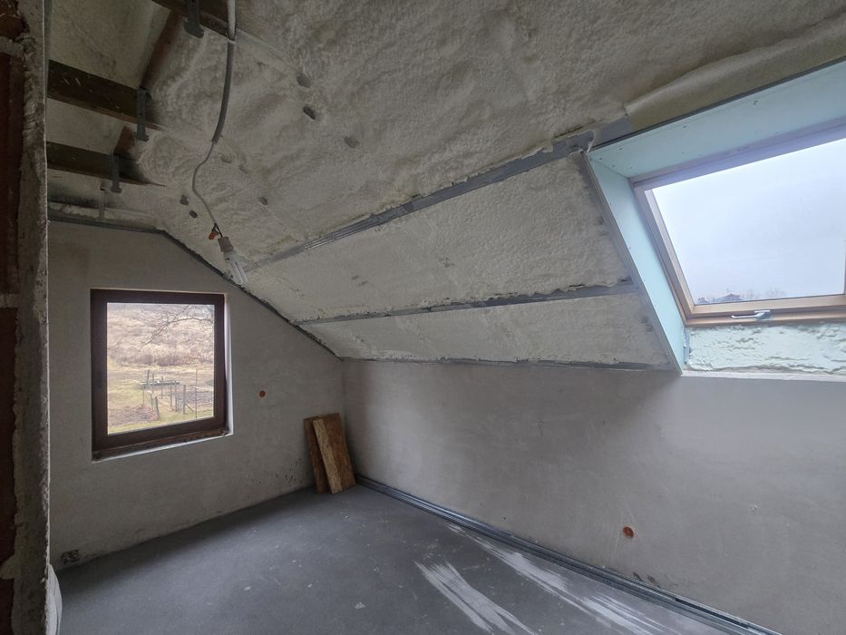 Izolacja Pianka PUR Poddasza/Fundamenty/Hale