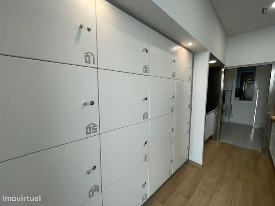 Quarto - localizado em São Sebastião Lisbon