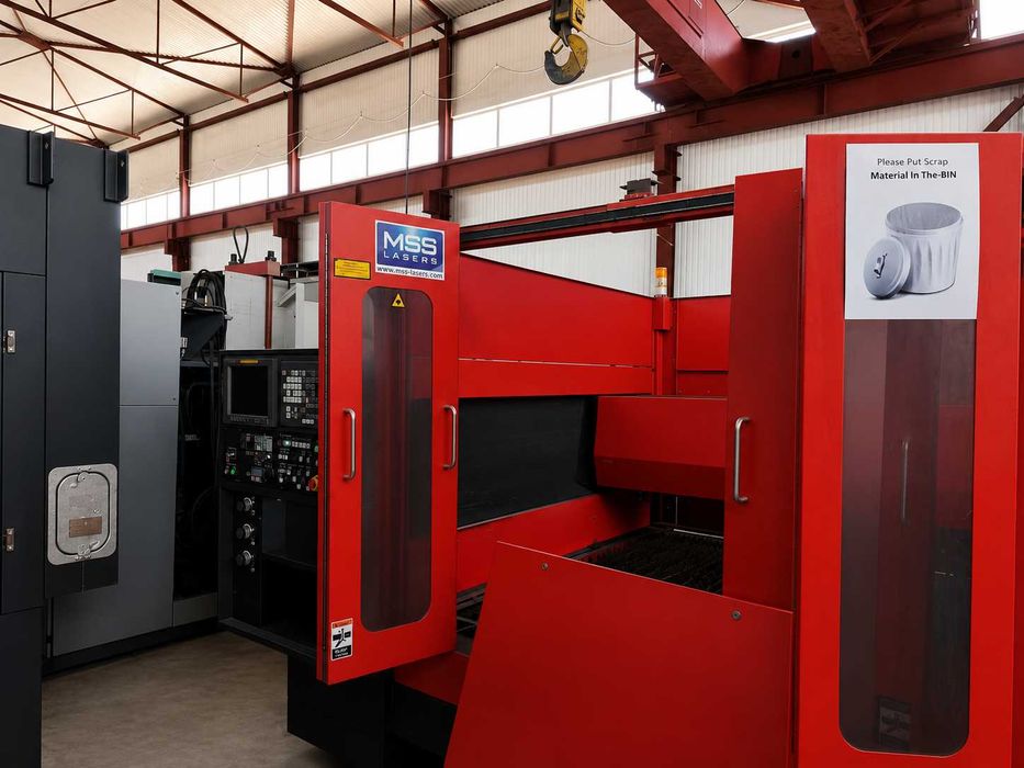 Amada LC-1212 Alpha — лазерний комплекс CO₂