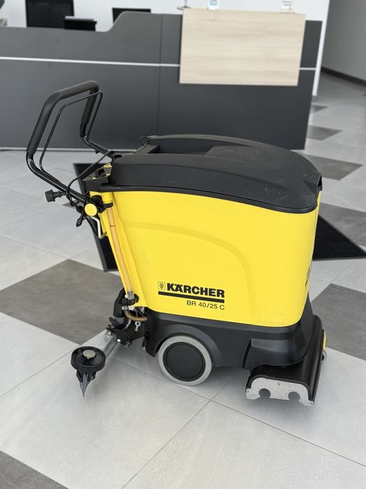 Вживана підлогомийна машина Karcher BR 40/25 C