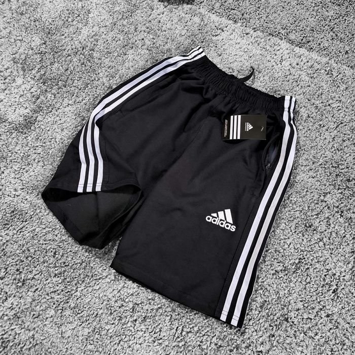 Літній чоловічий комплект Adidas футболка + шорти