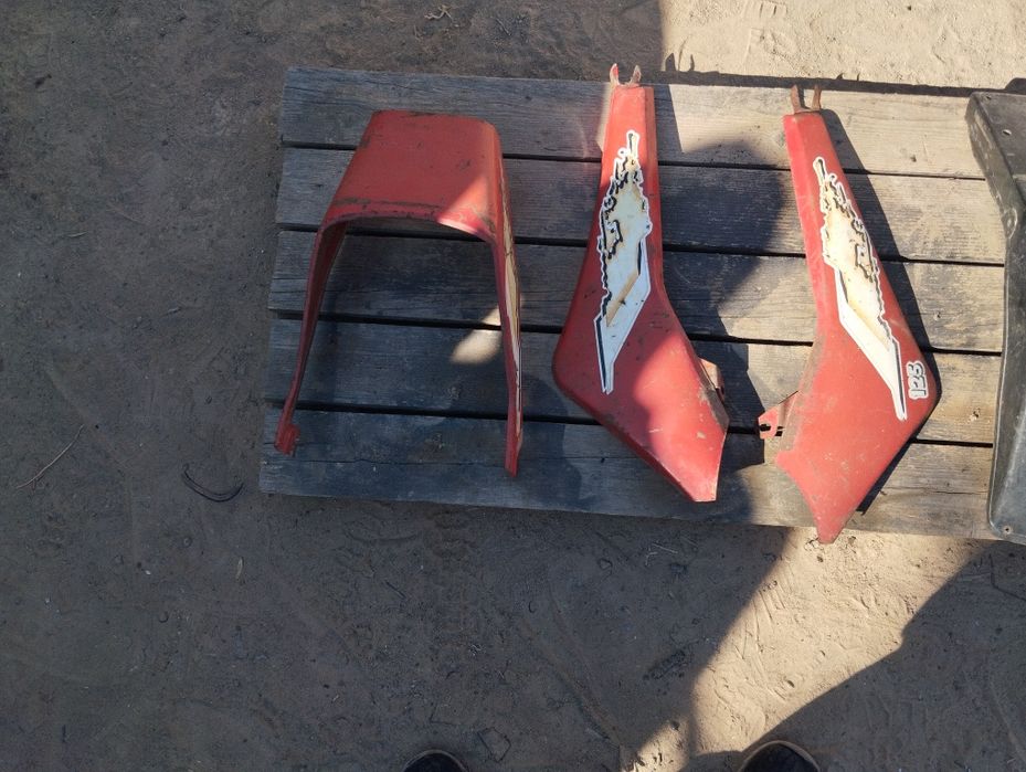 Продаю лицевий пластик на Мінськ лідер