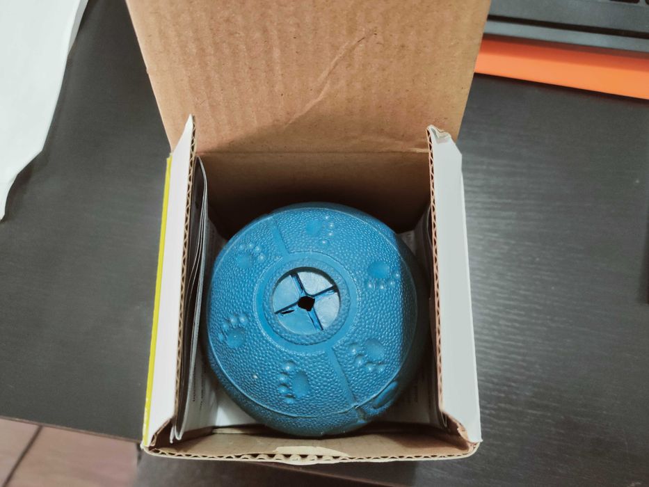 Bola de snacks para cão ou gato