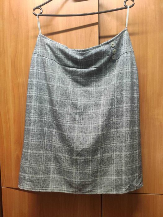 Spódnica szara – elegancka,