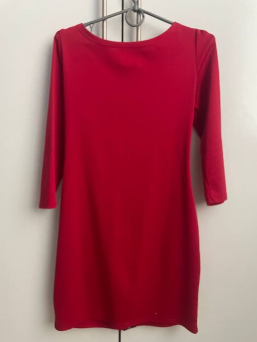 Жіноче червоне плаття