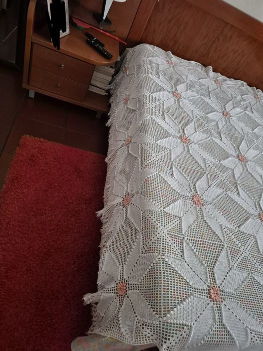 Colcha de renda em croche para cama de casal feita á mão
