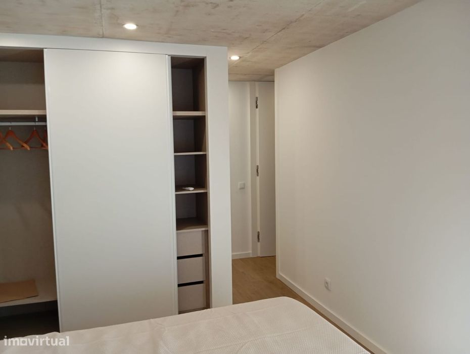 REF#4240 - T1 - Furnished - R. Joao De Deus, Boavista