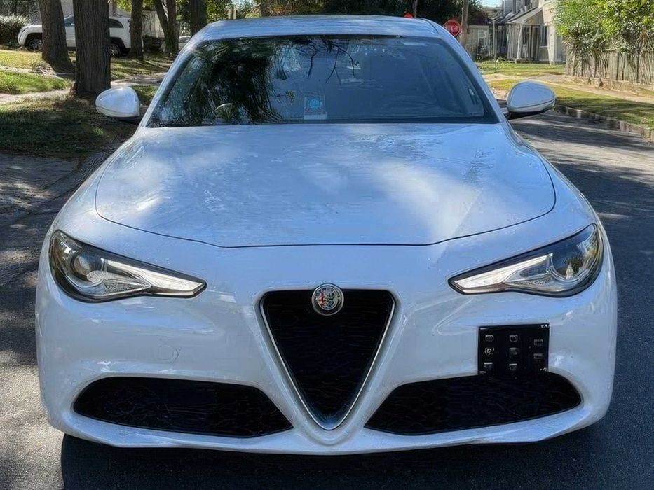 Alfa Romeo Giulia      2018