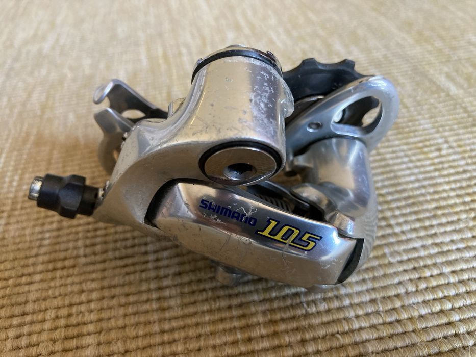 Desviador traseiro shimano 105 da serie 5500.