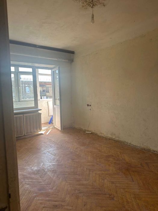 Продається 1 кімнатна квартира по вулиці Будівельників 8