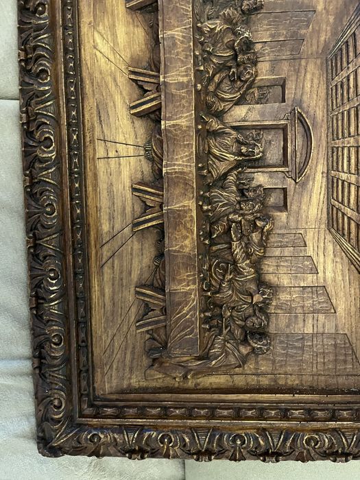 Ultima ceia em madeira entalhada