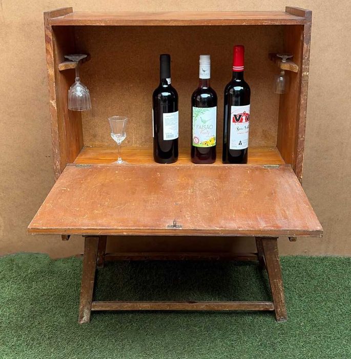 Movel bar para restauro (pintura) Altura 85X64X33 cm