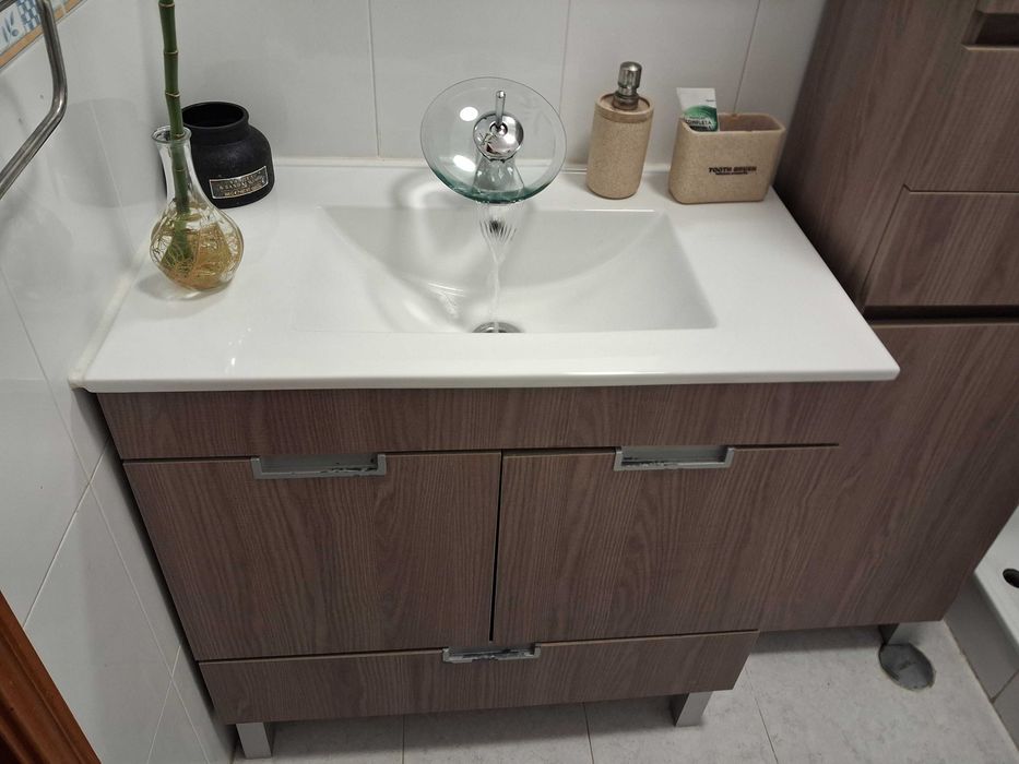Conjunto Móvel Casa de Banho