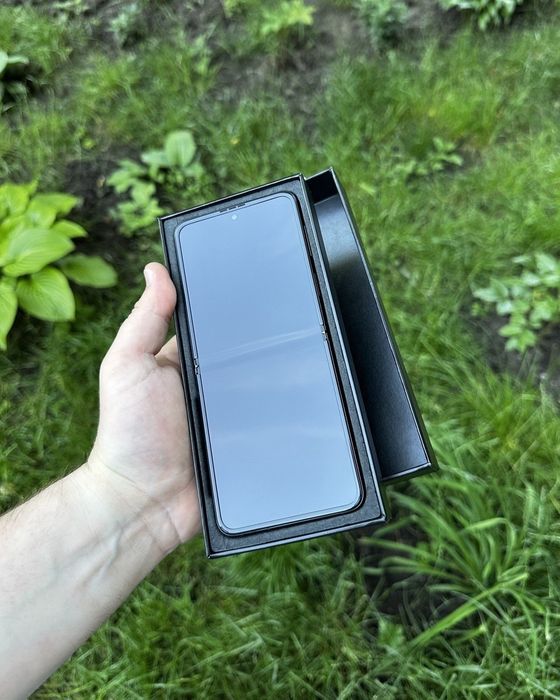 Samsung Galaxy z flip 3 5g
