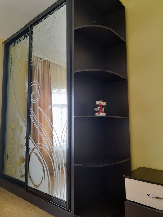 Меблевий набір для спальні — шафа-купе, комод, 2 тумби | Майже нові