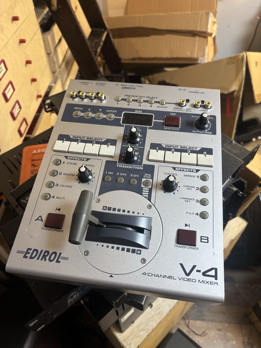 Miker Video Edirol v-4