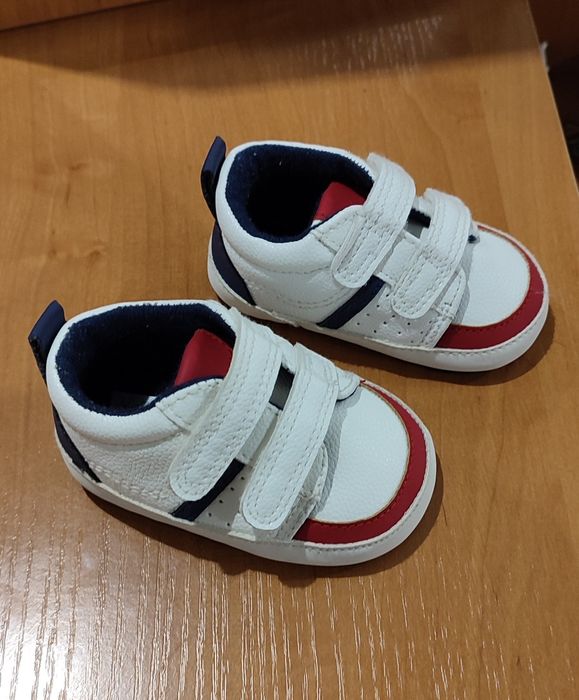 Пінетки дитячі. Перше взуття