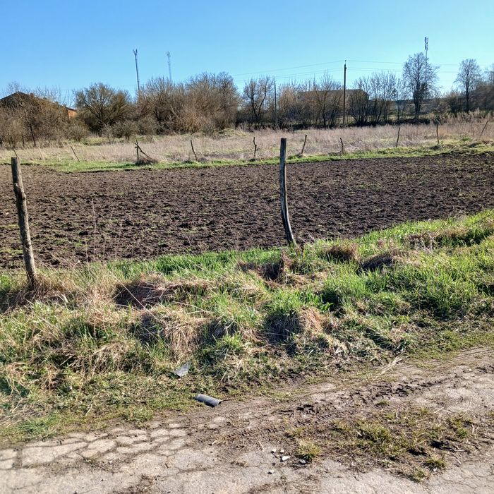 Продам рівну земельну ділянку в Давидківцях