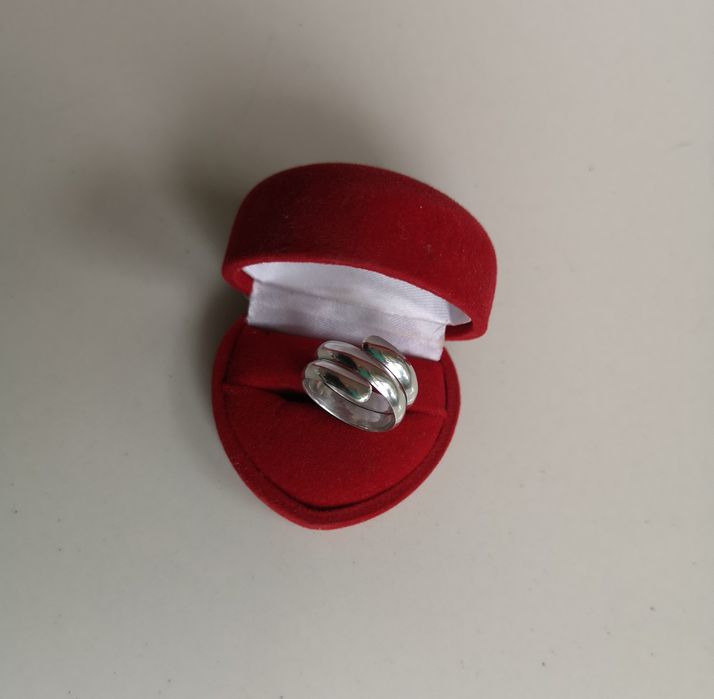 artystyczny pierścionek spirala srebro