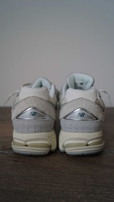 Nowe New Balance 2002R Cream/Grey | Rozmiar 42