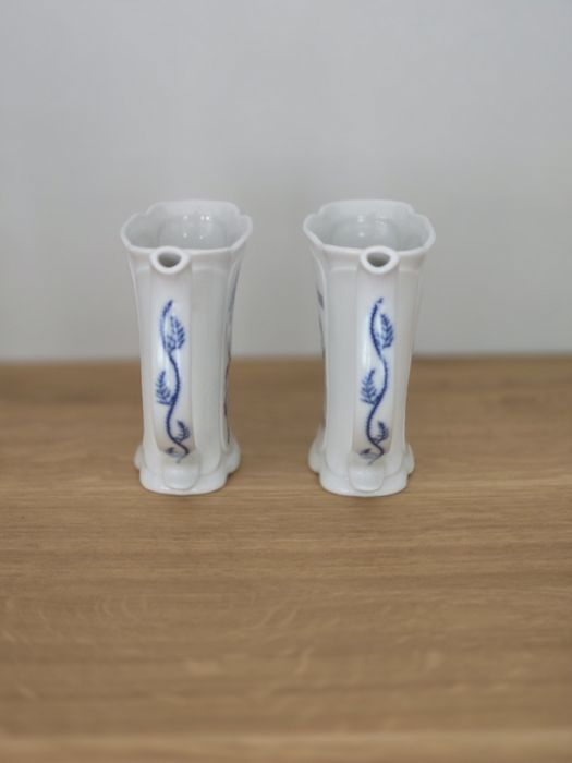 Pijałka porcelanowa kubek na wodę.