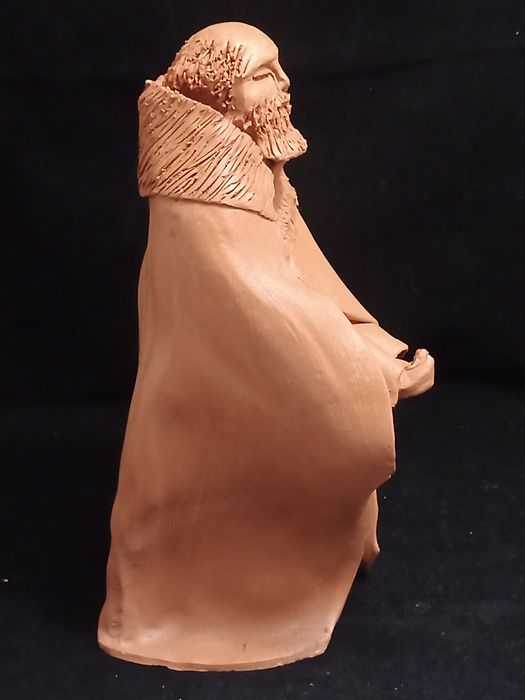 Figura em barro de Júlio Afonso datada de 1999