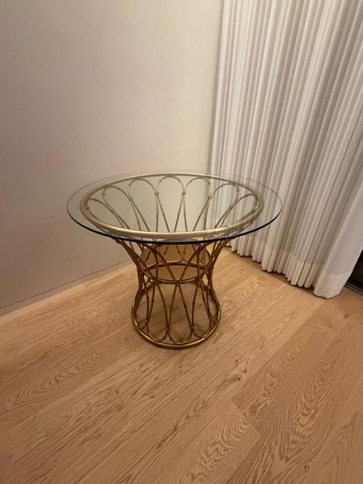 Mesa redonda em vidro