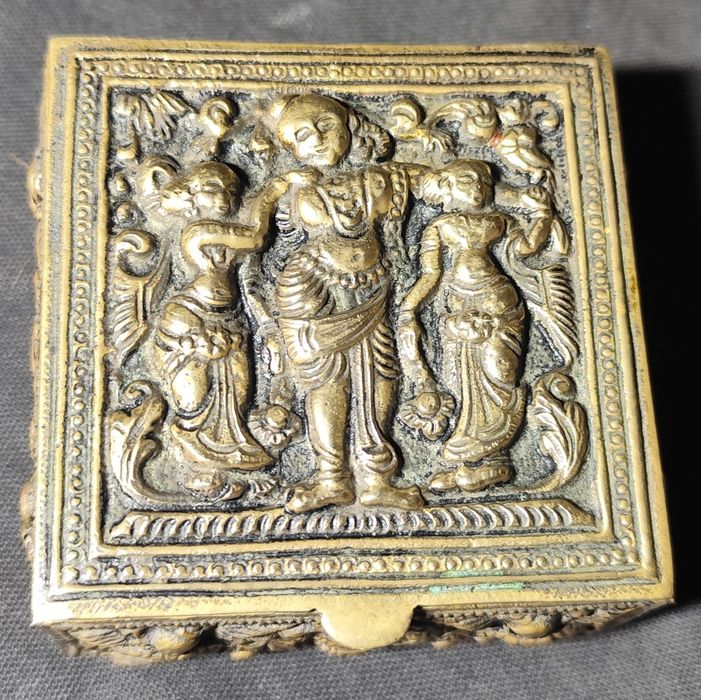 Caixa em latão vintage